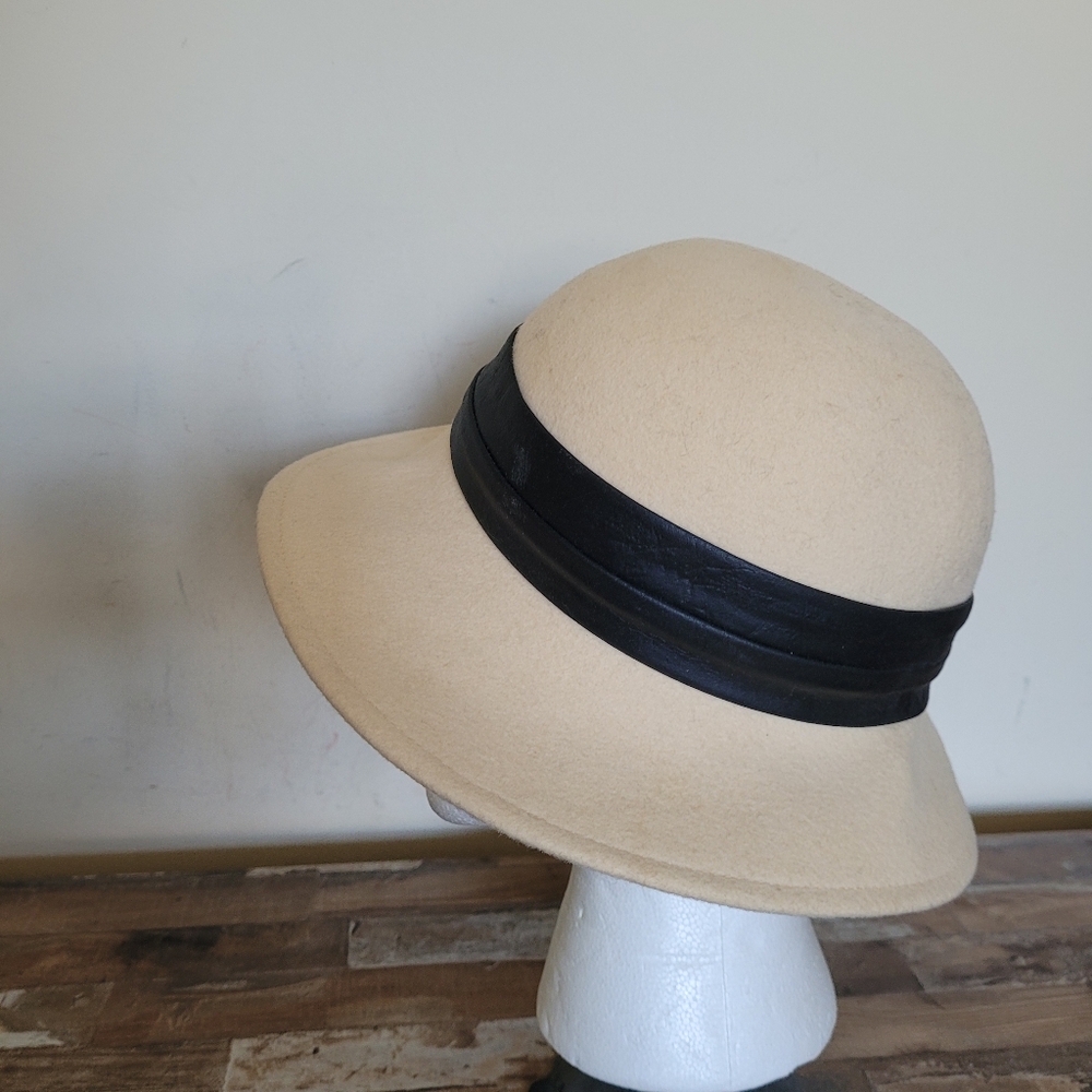 Mr. John Vintage women wool hat